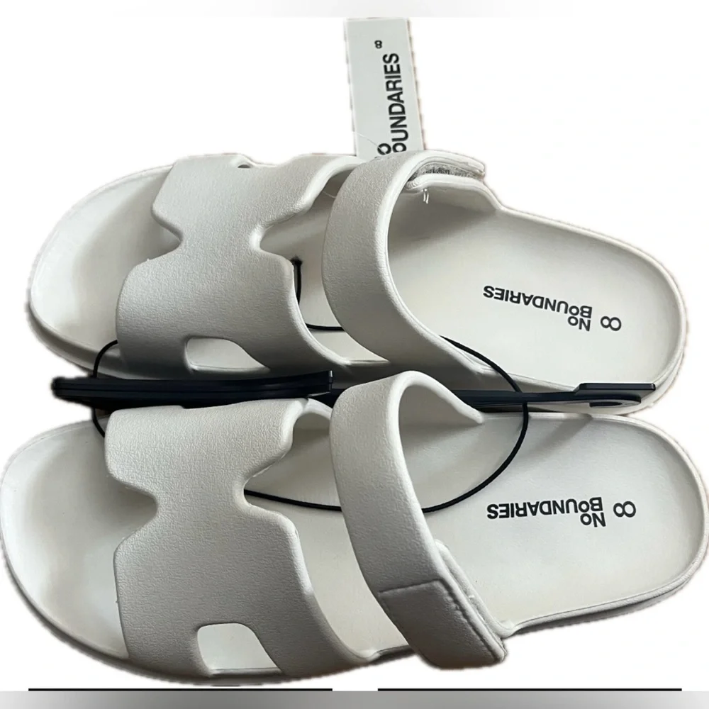 No Boundaries White Adjustable Geo Slide Sandals. New with tags. Women's size 8